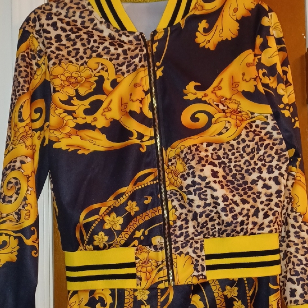 Vibrant Patterned Jacket and Pants Set - Picture 3 of 10